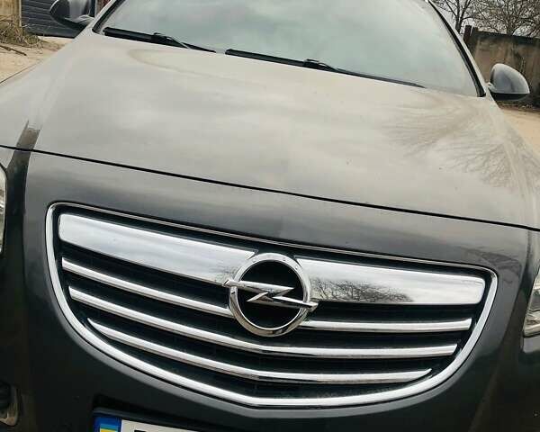Серый Опель Инсигния, объемом двигателя 2 л и пробегом 320 тыс. км за 7850 $, фото 3 на Automoto.ua