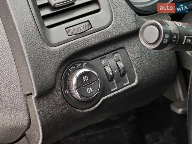 Серый Опель Инсигния, объемом двигателя 2 л и пробегом 240 тыс. км за 7990 $, фото 23 на Automoto.ua