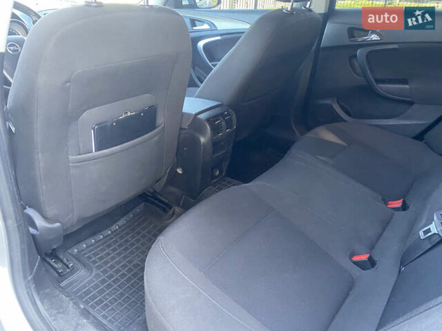 Сірий Опель Інсігнія, об'ємом двигуна 1.96 л та пробігом 305 тис. км за 8000 $, фото 10 на Automoto.ua