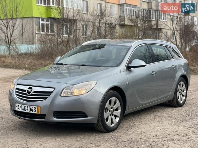 Серый Опель Инсигния, объемом двигателя 2 л и пробегом 220 тыс. км за 7250 $, фото 3 на Automoto.ua