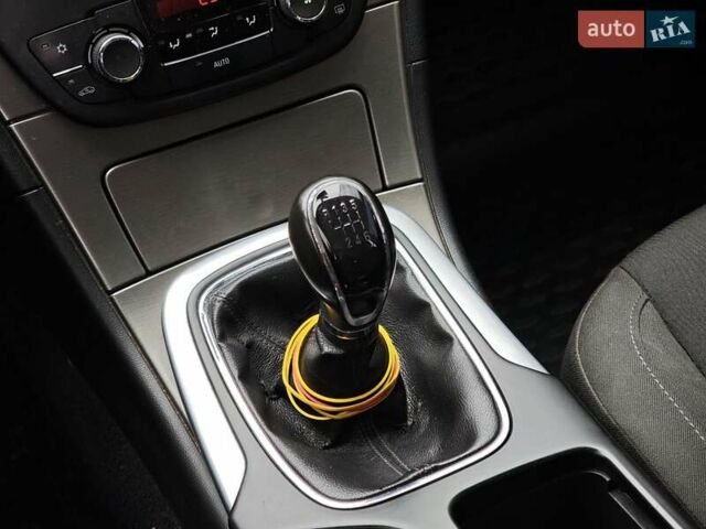 Серый Опель Инсигния, объемом двигателя 2 л и пробегом 240 тыс. км за 7990 $, фото 17 на Automoto.ua