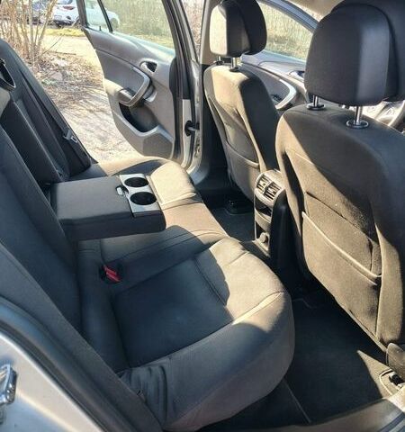 Сірий Опель Інсігнія, об'ємом двигуна 1.96 л та пробігом 275 тис. км за 7200 $, фото 8 на Automoto.ua