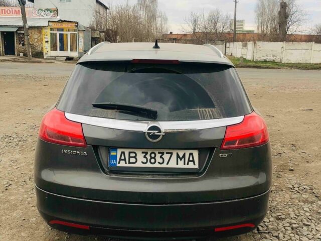 Серый Опель Инсигния, объемом двигателя 2 л и пробегом 320 тыс. км за 7850 $, фото 3 на Automoto.ua
