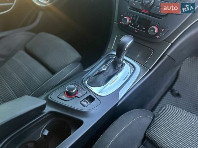 Сірий Опель Інсігнія, об'ємом двигуна 2 л та пробігом 325 тис. км за 7300 $, фото 25 на Automoto.ua