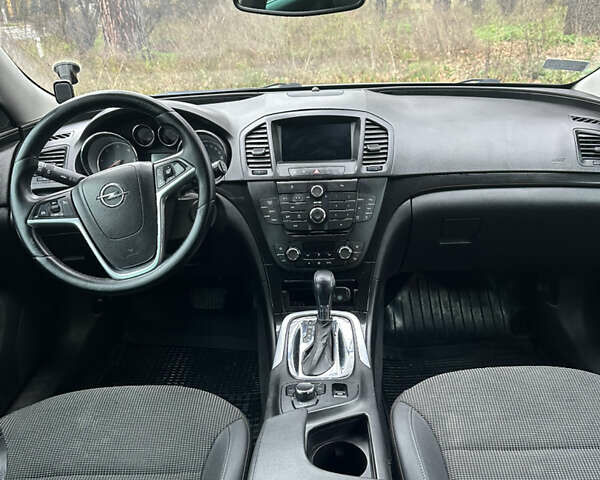 Серый Опель Инсигния, объемом двигателя 1.96 л и пробегом 275 тыс. км за 8000 $, фото 7 на Automoto.ua