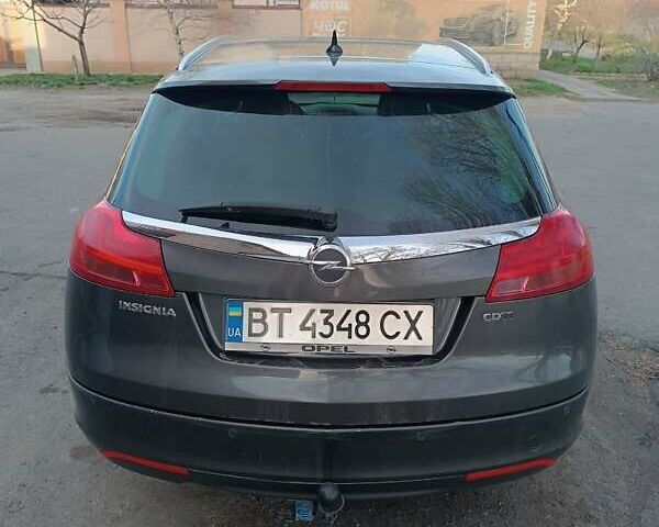 Сірий Опель Інсігнія, об'ємом двигуна 1.96 л та пробігом 240 тис. км за 7600 $, фото 2 на Automoto.ua