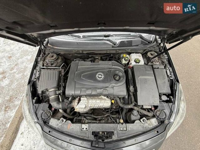 Серый Опель Инсигния, объемом двигателя 1.96 л и пробегом 214 тыс. км за 8200 $, фото 20 на Automoto.ua