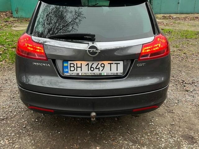 Серый Опель Инсигния, объемом двигателя 2 л и пробегом 300 тыс. км за 6700 $, фото 1 на Automoto.ua
