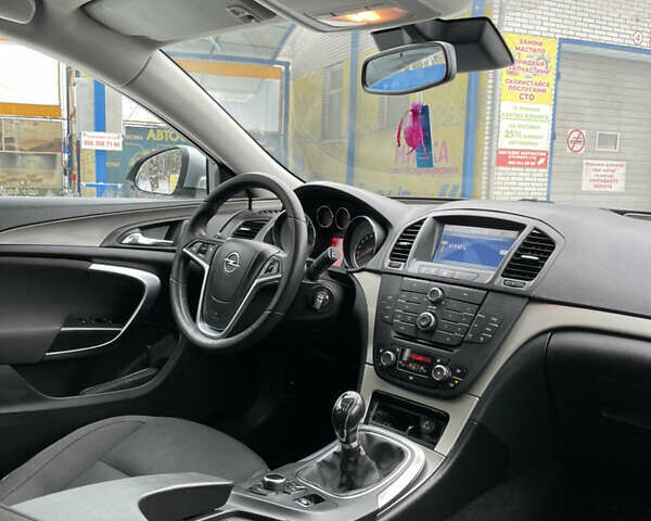 Серый Опель Инсигния, объемом двигателя 1.96 л и пробегом 390 тыс. км за 5950 $, фото 14 на Automoto.ua