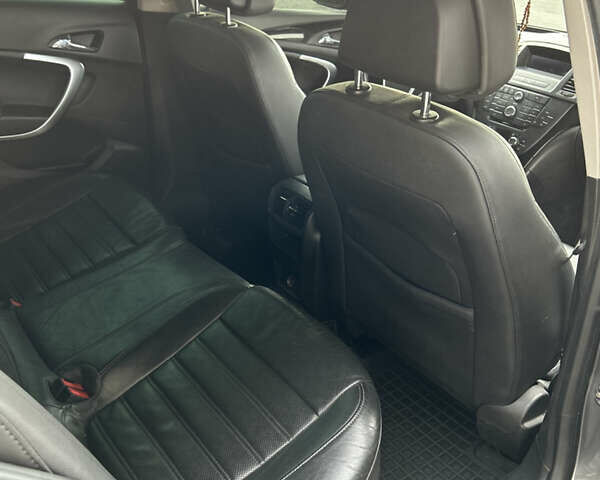 Сірий Опель Інсігнія, об'ємом двигуна 2 л та пробігом 256 тис. км за 7600 $, фото 12 на Automoto.ua