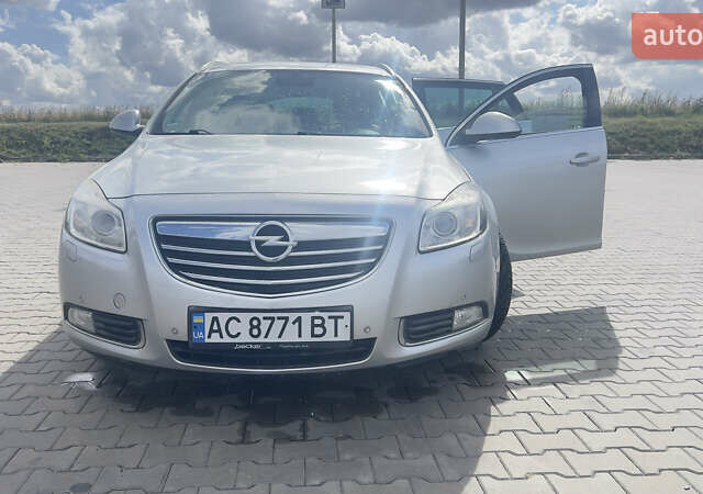 Серый Опель Инсигния, объемом двигателя 1.96 л и пробегом 216 тыс. км за 7300 $, фото 4 на Automoto.ua