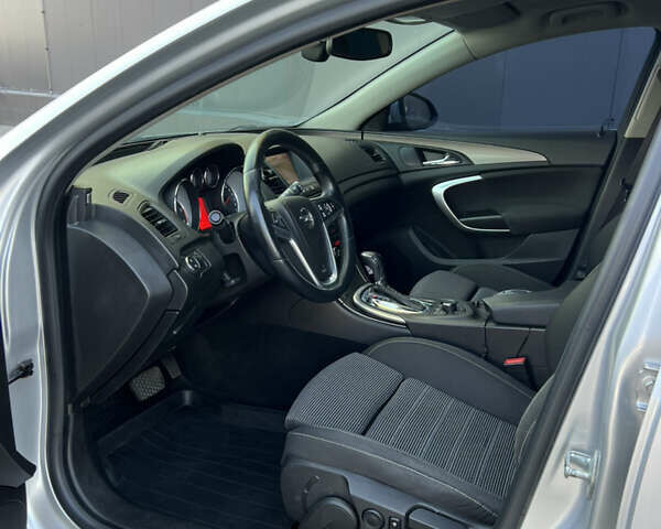 Серый Опель Инсигния, объемом двигателя 1.96 л и пробегом 240 тыс. км за 7600 $, фото 15 на Automoto.ua