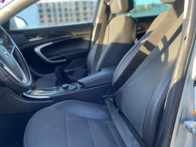 Серый Опель Инсигния, объемом двигателя 2 л и пробегом 320 тыс. км за 3999 $, фото 3 на Automoto.ua