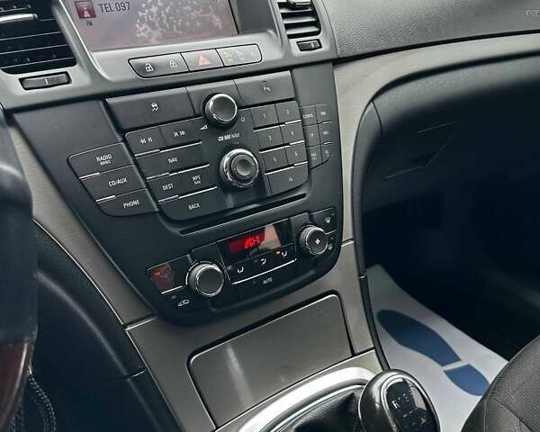 Серый Опель Инсигния, объемом двигателя 1.96 л и пробегом 251 тыс. км за 7700 $, фото 6 на Automoto.ua