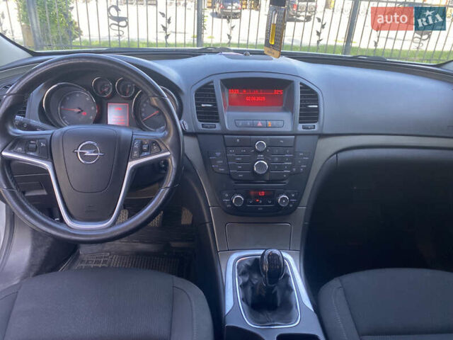 Сірий Опель Інсігнія, об'ємом двигуна 1.96 л та пробігом 305 тис. км за 8000 $, фото 3 на Automoto.ua