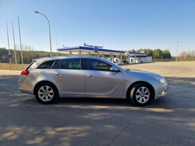 Серый Опель Инсигния, объемом двигателя 2 л и пробегом 266 тыс. км за 7999 $, фото 1 на Automoto.ua