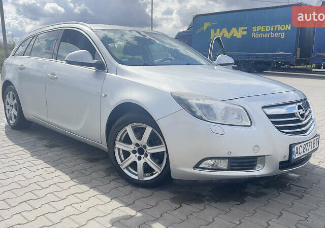 Серый Опель Инсигния, объемом двигателя 1.96 л и пробегом 216 тыс. км за 7300 $, фото 3 на Automoto.ua