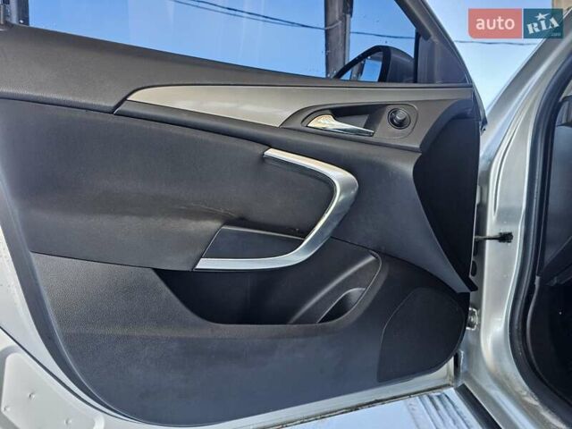 Сірий Опель Інсігнія, об'ємом двигуна 1.96 л та пробігом 254 тис. км за 7899 $, фото 12 на Automoto.ua