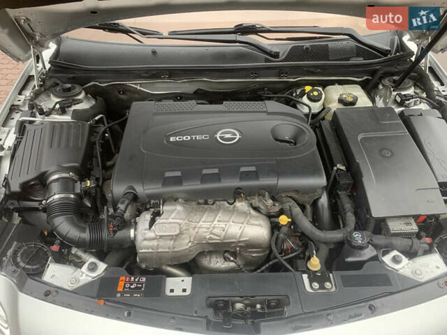 Сірий Опель Інсігнія, об'ємом двигуна 2 л та пробігом 215 тис. км за 7350 $, фото 32 на Automoto.ua