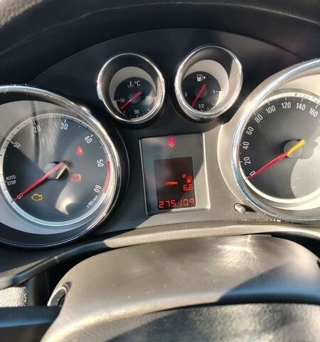 Сірий Опель Інсігнія, об'ємом двигуна 1.96 л та пробігом 275 тис. км за 7200 $, фото 4 на Automoto.ua