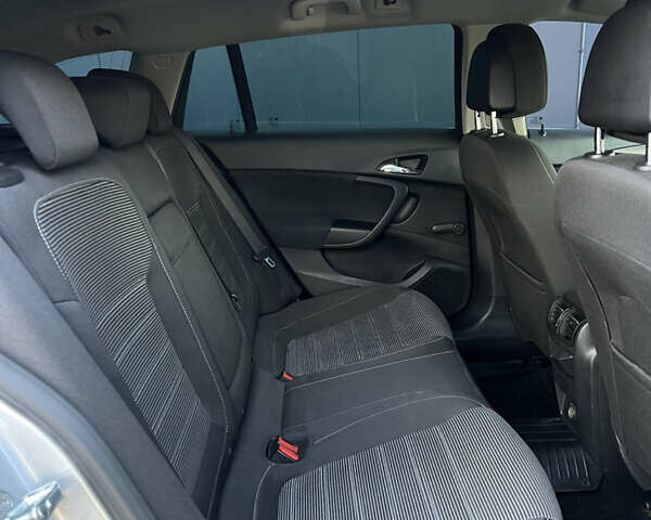 Серый Опель Инсигния, объемом двигателя 1.96 л и пробегом 240 тыс. км за 7600 $, фото 28 на Automoto.ua