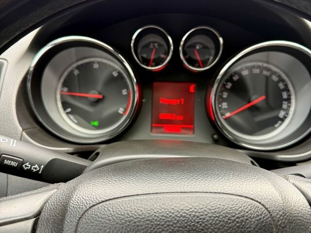 Сірий Опель Інсігнія, об'ємом двигуна 2 л та пробігом 248 тис. км за 6999 $, фото 5 на Automoto.ua