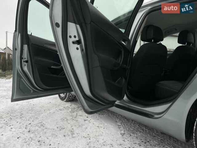 Серый Опель Инсигния, объемом двигателя 2 л и пробегом 219 тыс. км за 7650 $, фото 57 на Automoto.ua