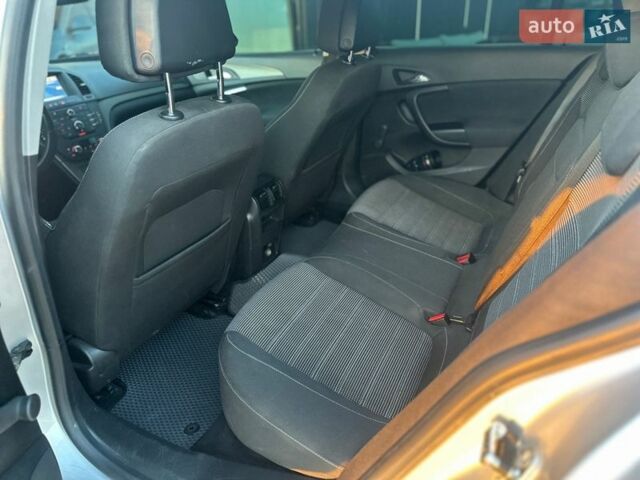 Сірий Опель Інсігнія, об'ємом двигуна 2 л та пробігом 325 тис. км за 7300 $, фото 20 на Automoto.ua