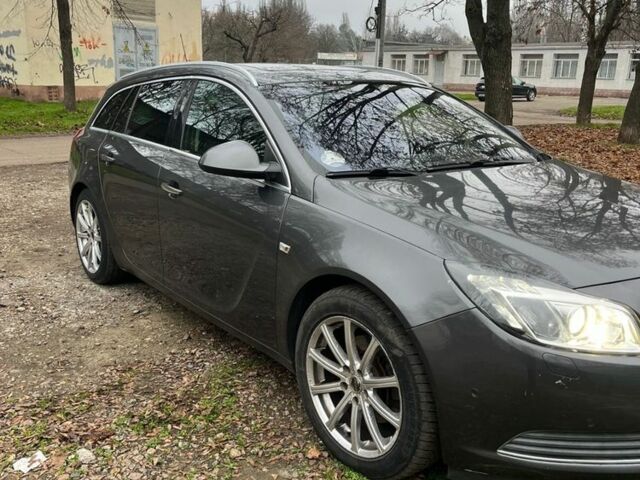 Серый Опель Инсигния, объемом двигателя 2 л и пробегом 299 тыс. км за 6700 $, фото 3 на Automoto.ua