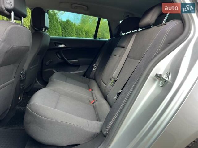 Серый Опель Инсигния, объемом двигателя 2 л и пробегом 249 тыс. км за 6999 $, фото 9 на Automoto.ua