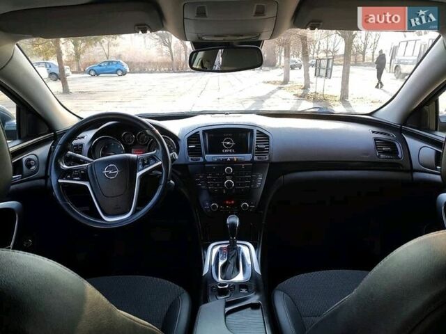 Серый Опель Инсигния, объемом двигателя 2 л и пробегом 310 тыс. км за 8500 $, фото 25 на Automoto.ua