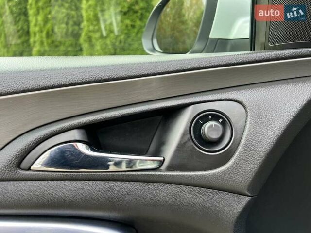 Серый Опель Инсигния, объемом двигателя 2 л и пробегом 249 тыс. км за 6999 $, фото 24 на Automoto.ua