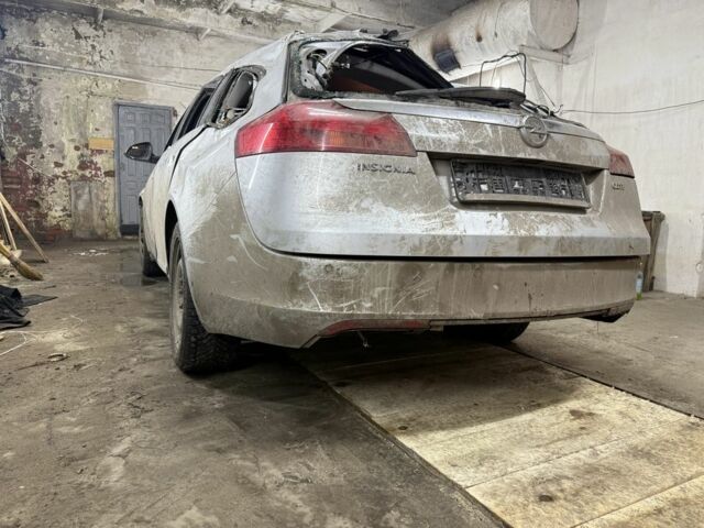 Серый Опель Инсигния, объемом двигателя 2 л и пробегом 312 тыс. км за 1800 $, фото 3 на Automoto.ua