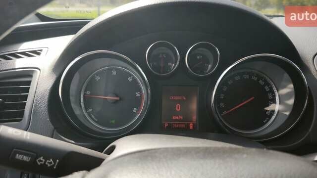 Серый Опель Инсигния, объемом двигателя 1.96 л и пробегом 265 тыс. км за 8800 $, фото 1 на Automoto.ua