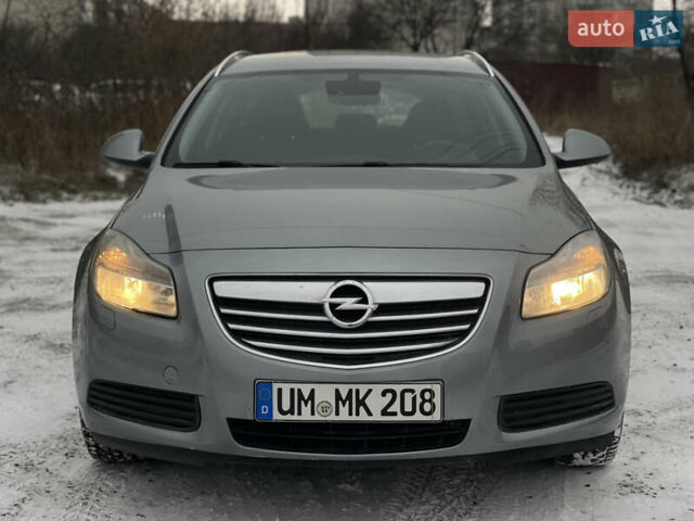 Серый Опель Инсигния, объемом двигателя 2 л и пробегом 219 тыс. км за 7650 $, фото 3 на Automoto.ua