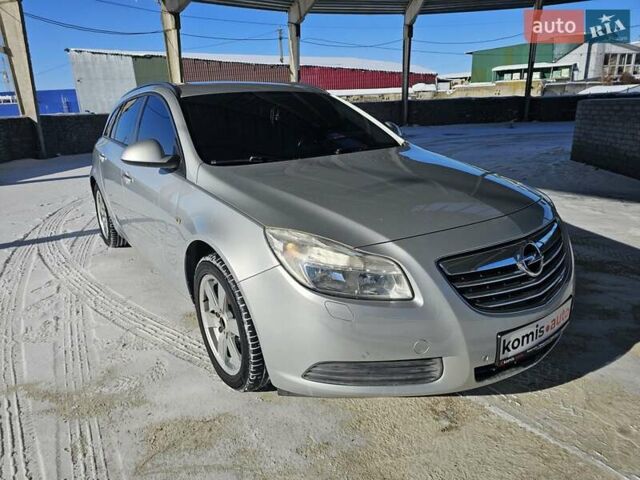 Сірий Опель Інсігнія, об'ємом двигуна 1.96 л та пробігом 254 тис. км за 7899 $, фото 2 на Automoto.ua