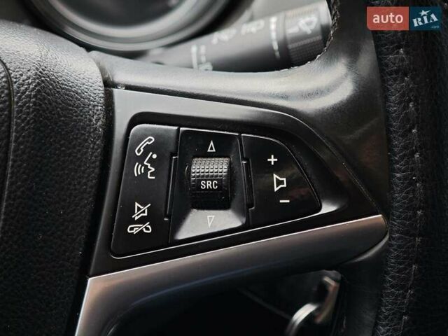 Серый Опель Инсигния, объемом двигателя 2 л и пробегом 240 тыс. км за 7990 $, фото 25 на Automoto.ua