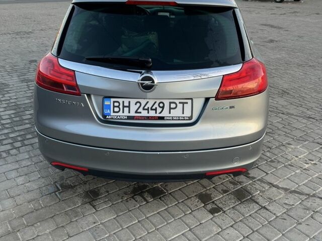 Серый Опель Инсигния, объемом двигателя 2 л и пробегом 228 тыс. км за 6000 $, фото 4 на Automoto.ua
