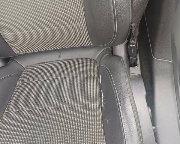 Серый Опель Инсигния, объемом двигателя 1.96 л и пробегом 261 тыс. км за 6950 $, фото 10 на Automoto.ua