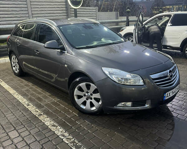 Серый Опель Инсигния, объемом двигателя 2 л и пробегом 237 тыс. км за 8299 $, фото 6 на Automoto.ua