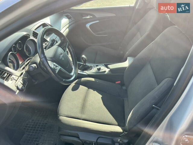 Серый Опель Инсигния, объемом двигателя 2 л и пробегом 287 тыс. км за 7400 $, фото 12 на Automoto.ua