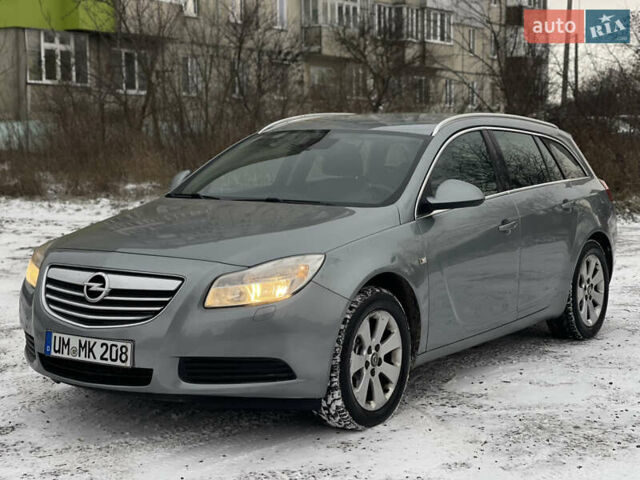 Серый Опель Инсигния, объемом двигателя 2 л и пробегом 219 тыс. км за 7650 $, фото 2 на Automoto.ua
