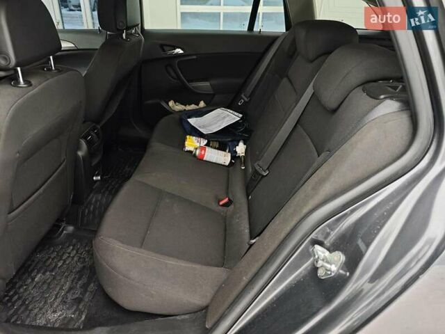 Серый Опель Инсигния, объемом двигателя 2 л и пробегом 240 тыс. км за 7990 $, фото 12 на Automoto.ua