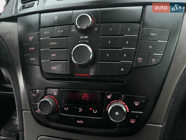 Серый Опель Инсигния, объемом двигателя 2 л и пробегом 219 тыс. км за 7650 $, фото 81 на Automoto.ua