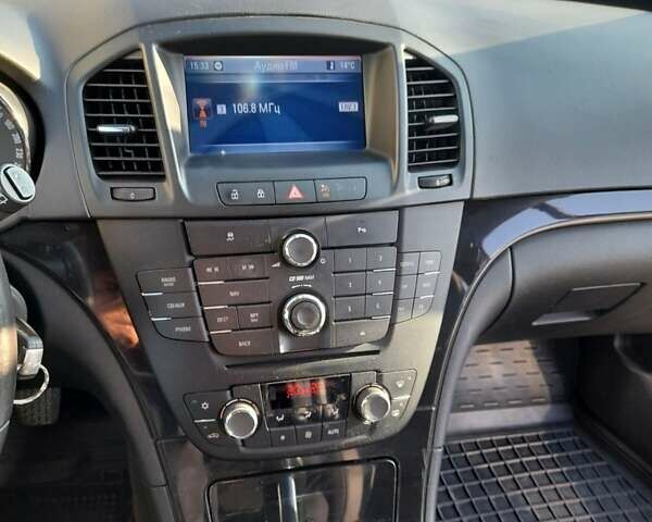 Серый Опель Инсигния, объемом двигателя 2 л и пробегом 150 тыс. км за 8700 $, фото 10 на Automoto.ua