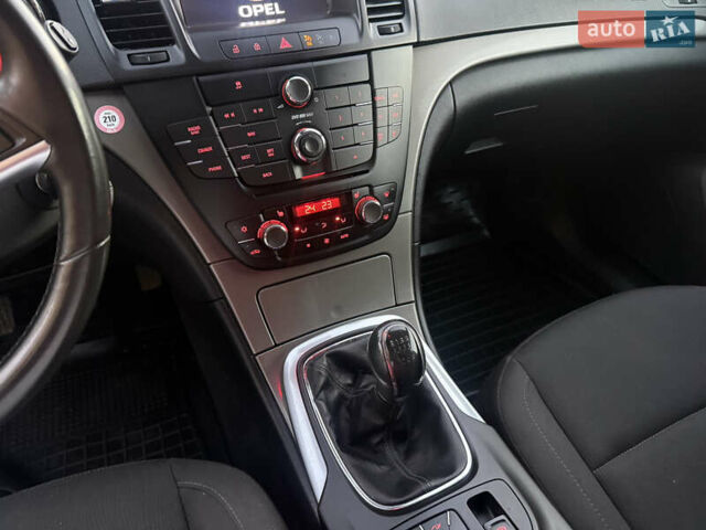 Серый Опель Инсигния, объемом двигателя 1.96 л и пробегом 241 тыс. км за 6450 $, фото 13 на Automoto.ua