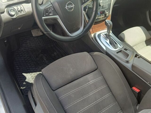 Сірий Опель Інсігнія, об'ємом двигуна 0 л та пробігом 222 тис. км за 8300 $, фото 5 на Automoto.ua