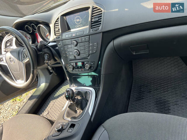 Серый Опель Инсигния, объемом двигателя 2 л и пробегом 213 тыс. км за 9700 $, фото 72 на Automoto.ua