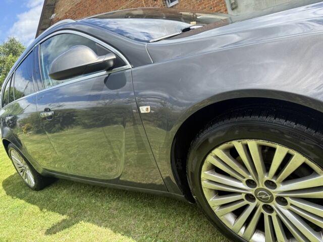 Серый Опель Инсигния, объемом двигателя 2 л и пробегом 301 тыс. км за 7000 $, фото 2 на Automoto.ua