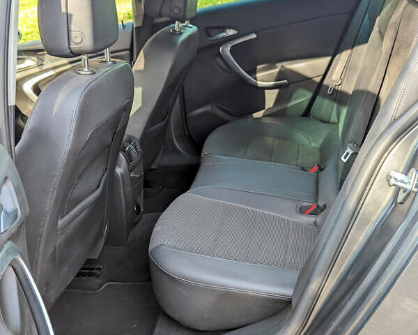 Сірий Опель Інсігнія, об'ємом двигуна 1.96 л та пробігом 225 тис. км за 9999 $, фото 14 на Automoto.ua